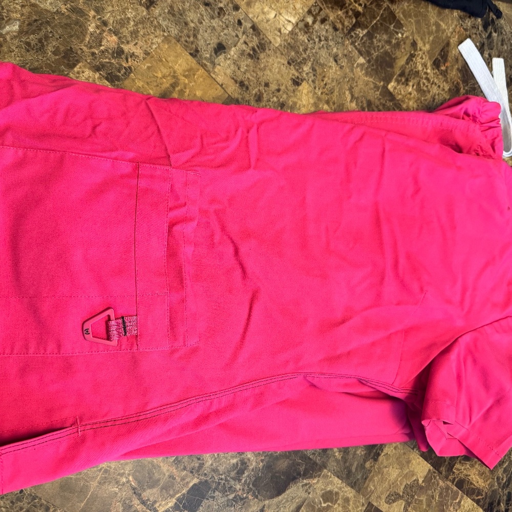 Scrub set